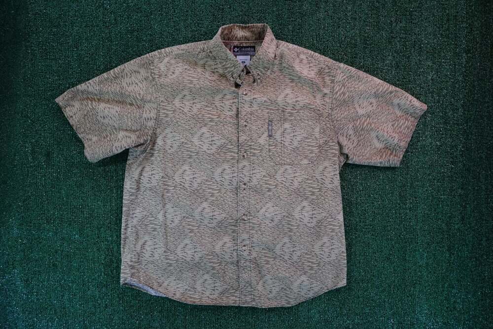 Columbia Men's Medium Fish Print Short Sleeve Button Down Shirt